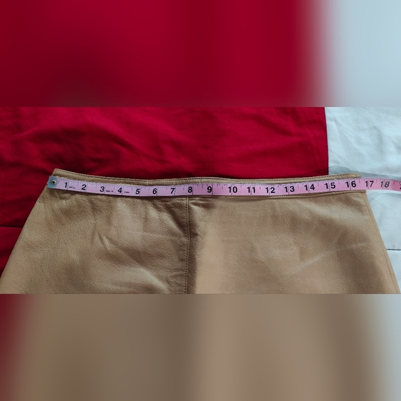 Newport News Tan 100% Leather Mini Skirt size 14 - Picture 3 of 6